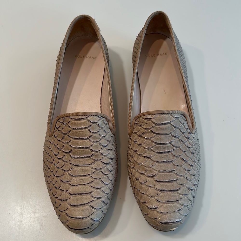 Cole Haan size 8.5 flat.